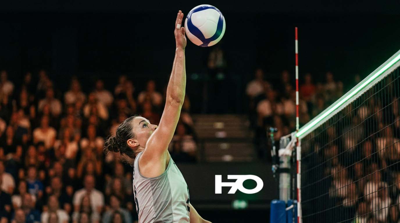 Voleybolda maksimum dikey uzanma ve topla en üst noktada buluşma kapasitesini gösteren elit kadın sporcu.